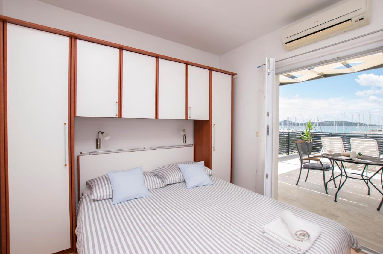 Apartments And Rooms Mare Vodice Exteriör bild