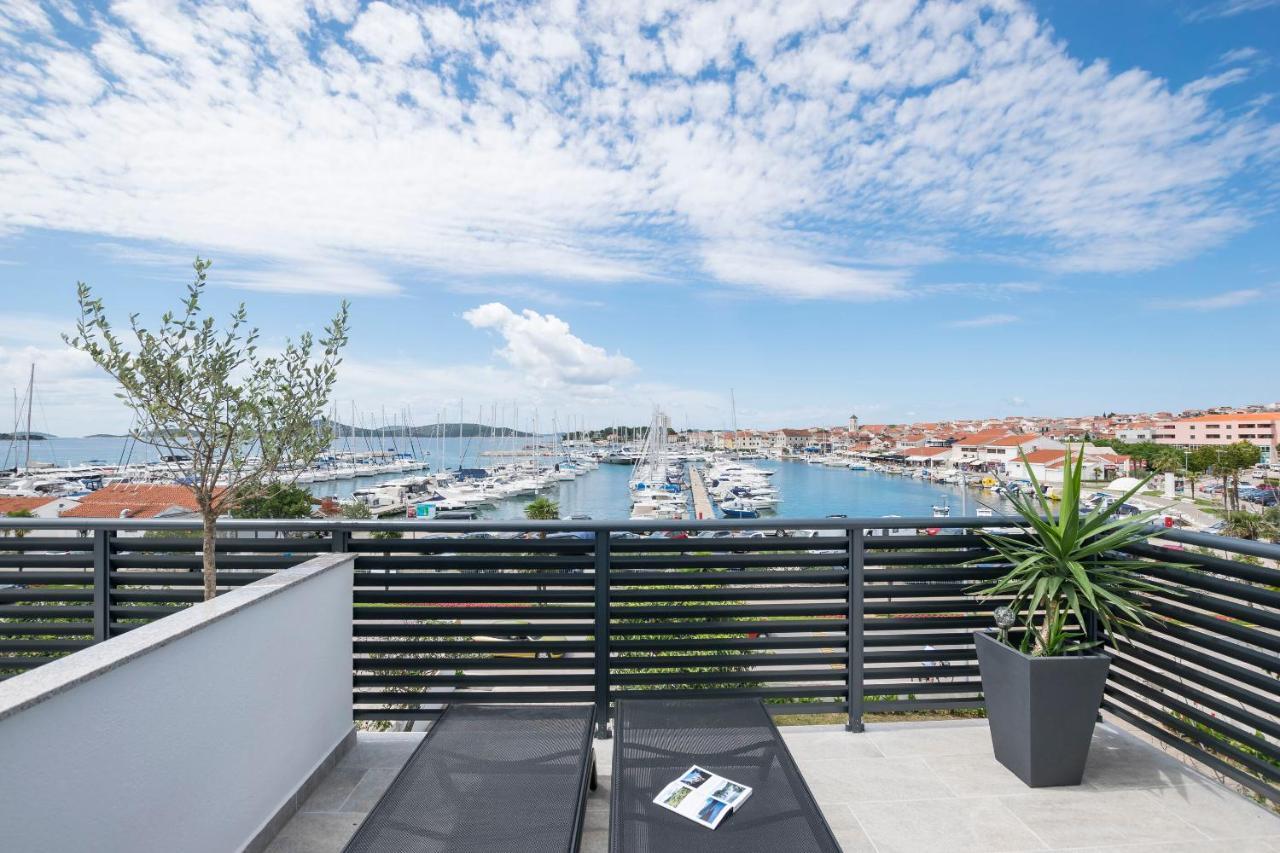 Apartments And Rooms Mare Vodice Exteriör bild