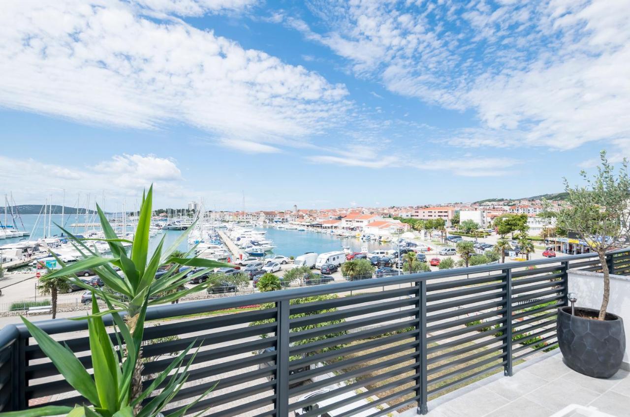 Apartments And Rooms Mare Vodice Exteriör bild