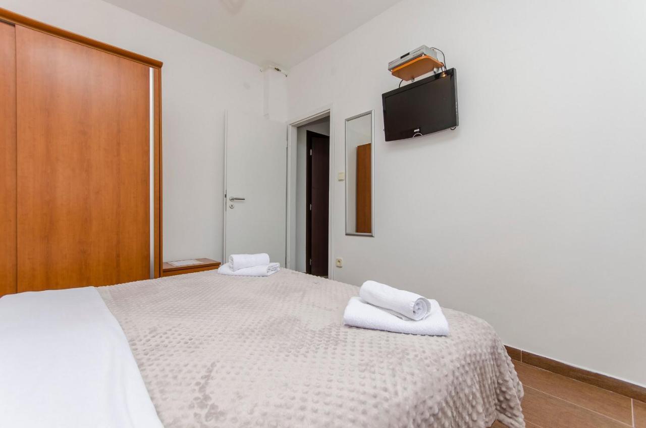 Apartments And Rooms Mare Vodice Exteriör bild