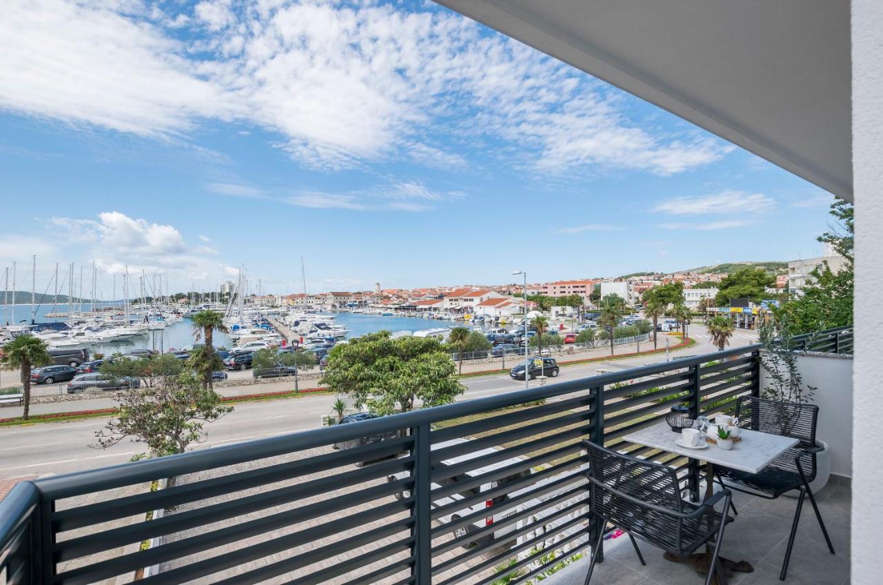 Apartments And Rooms Mare Vodice Exteriör bild